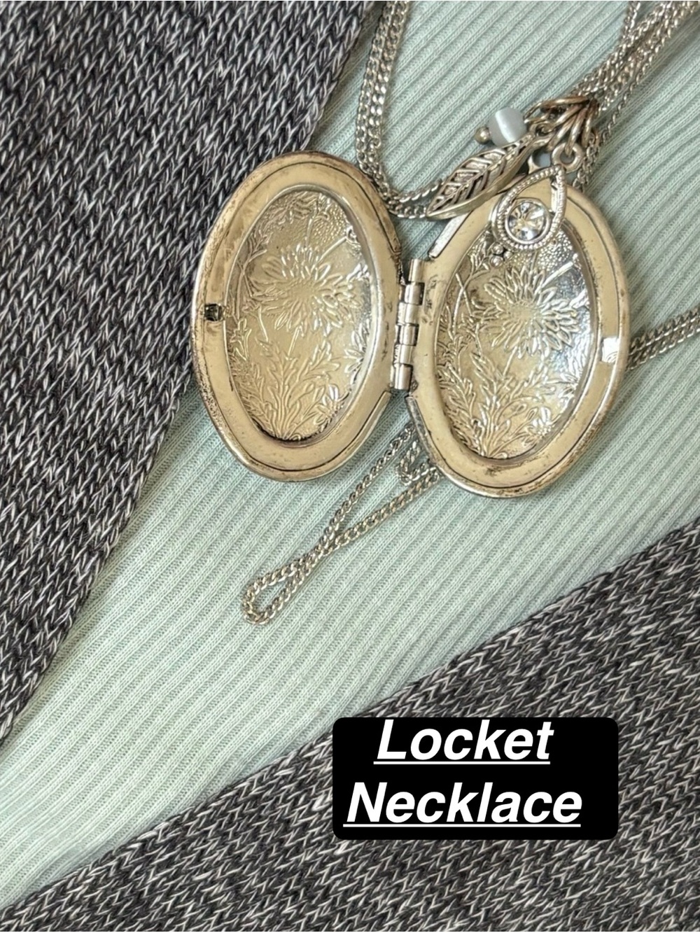 OLD NAVY- Silver Floral Engraved Oval Locket Necklace! *NWOT
